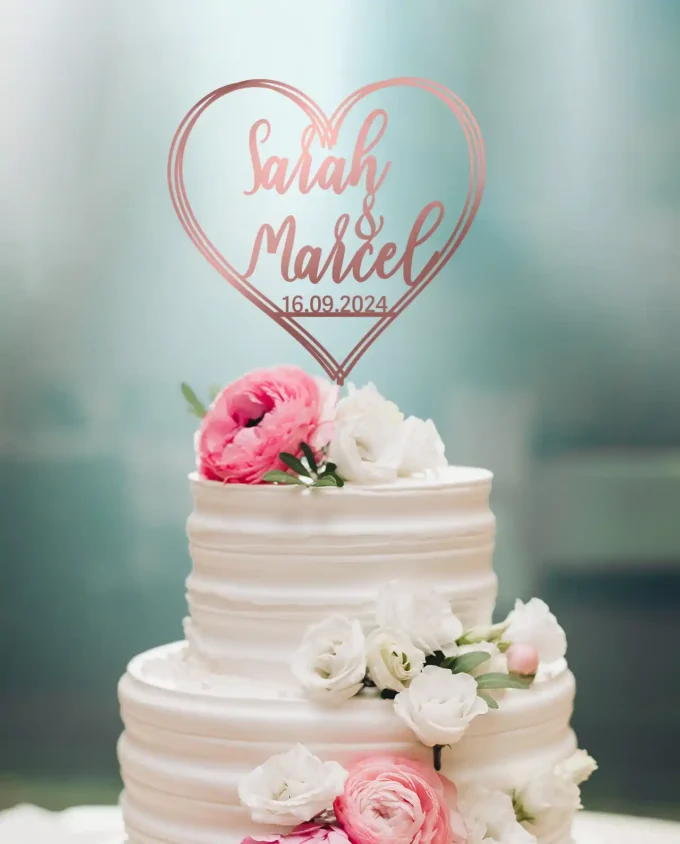 tortentopper zur hochzeit personalisiert in herzform