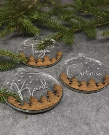 Weihnachtskugel aus Acryl und Holz - personalisiert